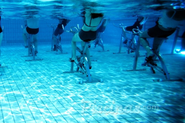 Bicicletas acuáticas: cómo instalarla en tu piscina