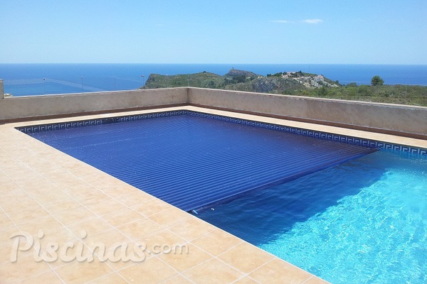 Láminas solares de policarbonato para calentar la piscina