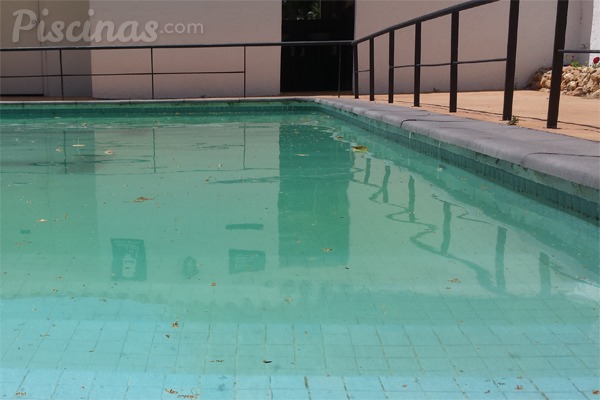 Ponte de pie en su lugar estético Lamer Pesadilla en la piscina: Tratamientos de choque - Piscinas.com