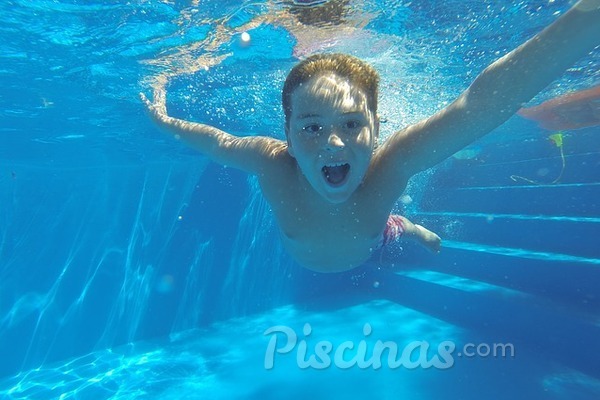 ¿Cuántos metros de fondo ha de tener mi piscina?