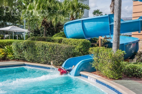 Convierte tu piscina en algo más con el tobogán