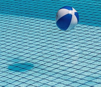¿A qué peligros te expones si no tratas tu piscina antes del primer baño del verano?