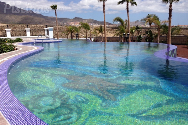 La importancia de los colores en las piscinas