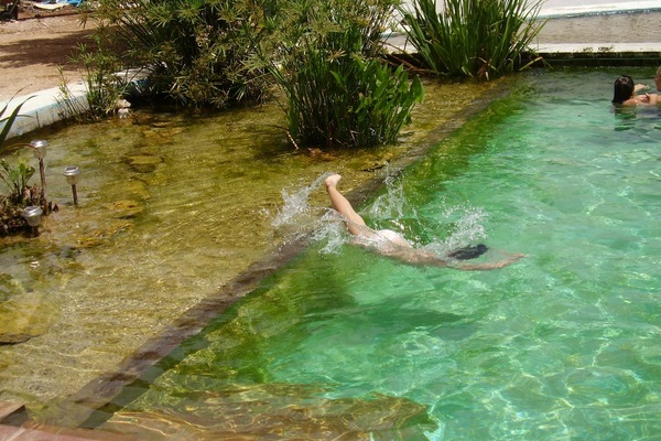 Sensación y espacio en una piscina naturalizada