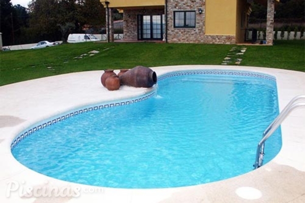 Los métodos más eficaces para limpiar la raya negra de la piscina