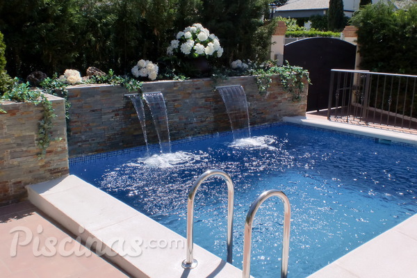 El agua mineral mejora la higiene de la piscina