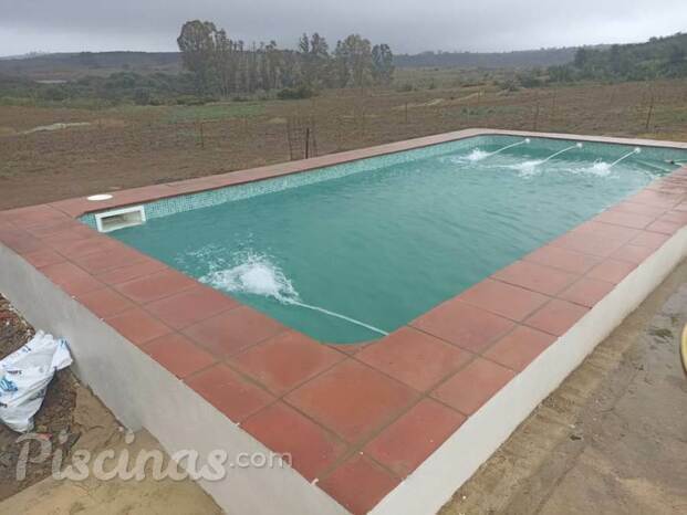 PISCINA_RUSTICA_TIPO_ALBERCA_VILLANUEVA_ARISCAL_ALJARAFE_SEVILLA_2.jpg