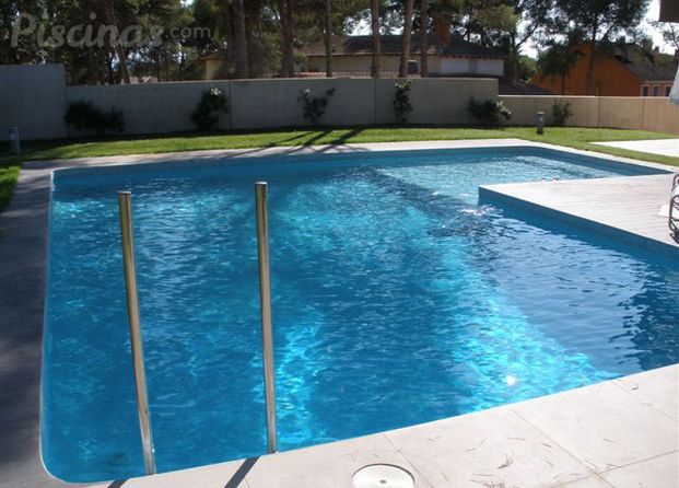 PISCINA LIBRE