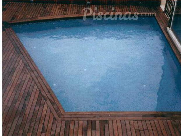 Piscina coronación de madera