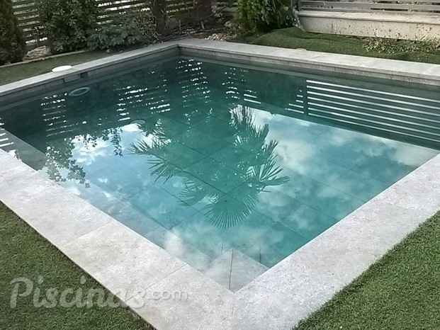 Piscina revestida en plaqueta