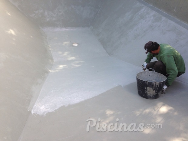 Reforma de una piscina en acabado arena 