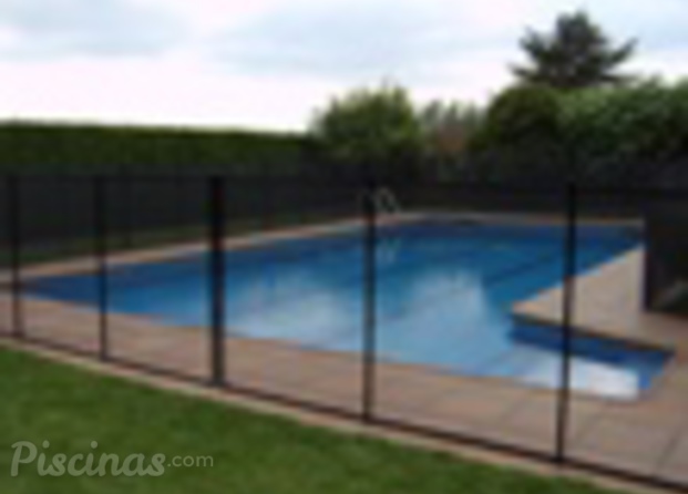 Piscina con valla aluminio