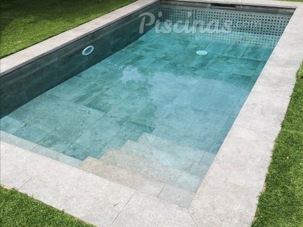 Piscina de 6x3 con porcelánico 