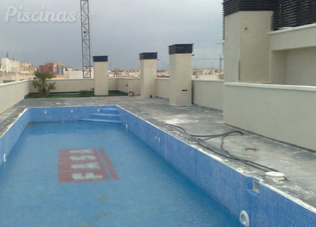 cubierta con piscina