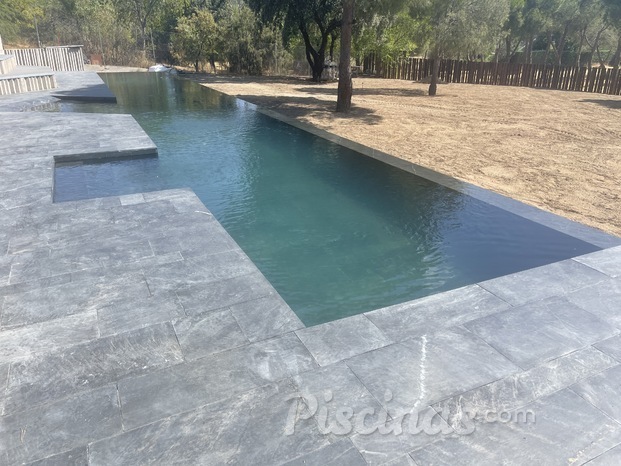 Piscina infinity 25x2,50.