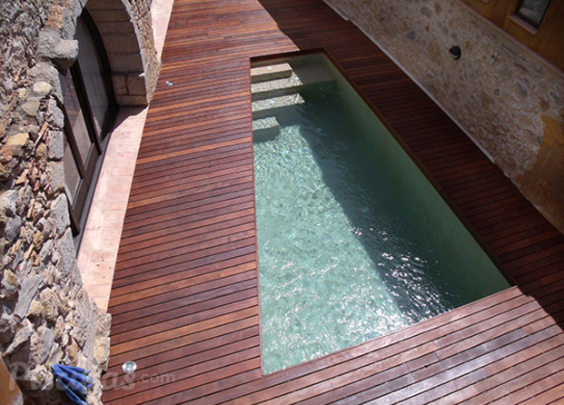 Piscines con tarima de madera