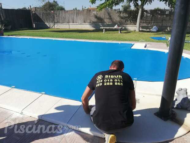 instalación cubierta en piscina