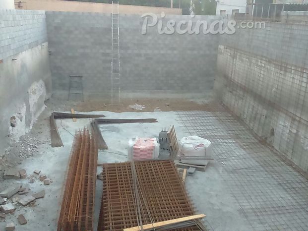 Construcción de piscinas.jpg