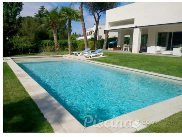 ambar pool 3.jpg