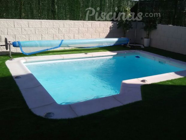 Piscina de poliéster modelo bahía de coinpol