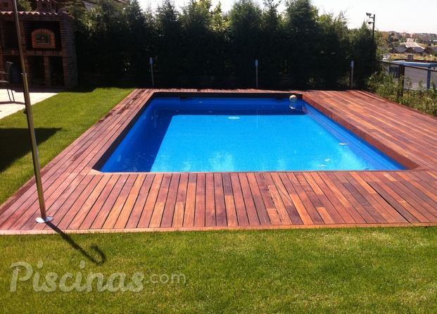 Piscina suelo de madera