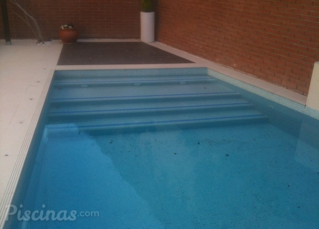 Piscina amb complements