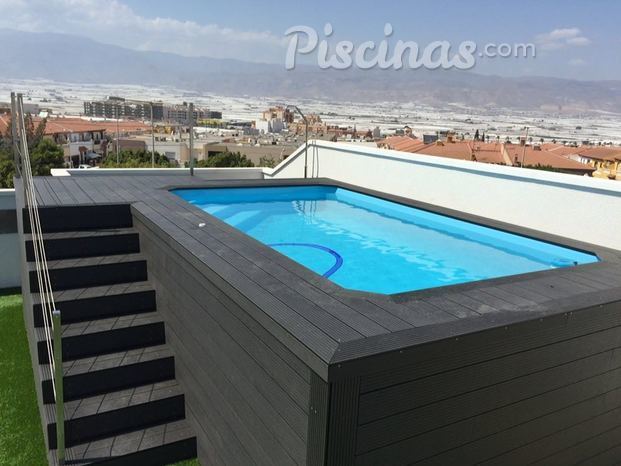 Piscina prefabricada en ático