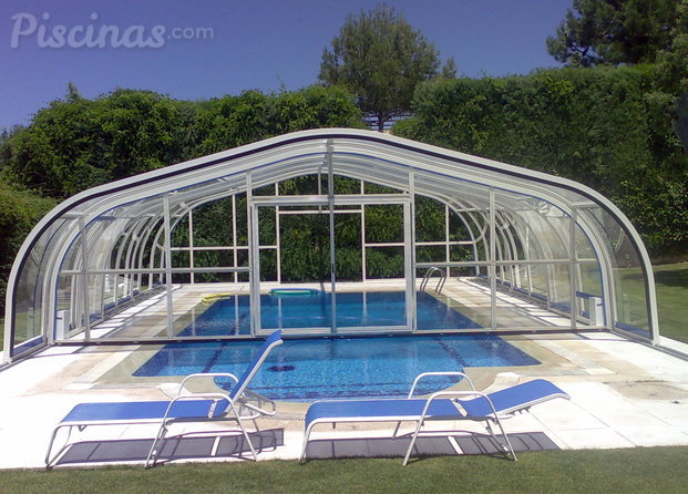 Piscina con cubierta