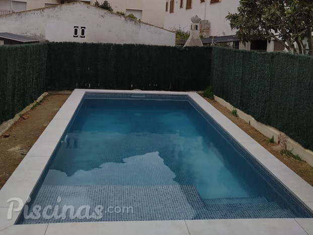 Piscina realizada en roda de Bara 