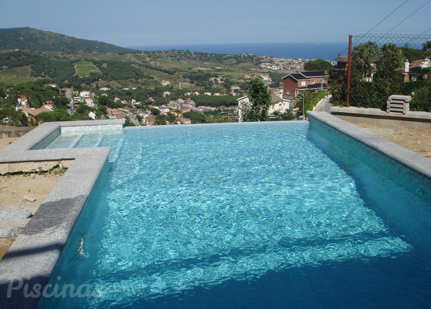 Piscina infinita