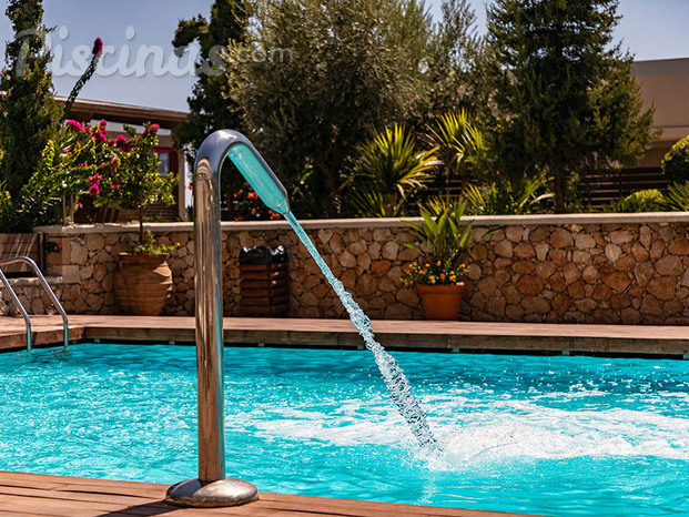 agua-de-piscina-circulando.jpg