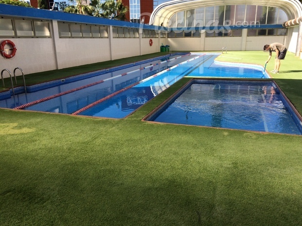 Piscina con cubierta una solucion para alargar la temporada de baño