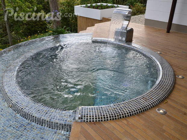 JACUZZIS GRESITES