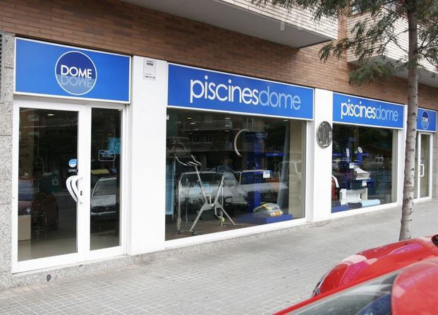 Exterior tienda Piscines DOME