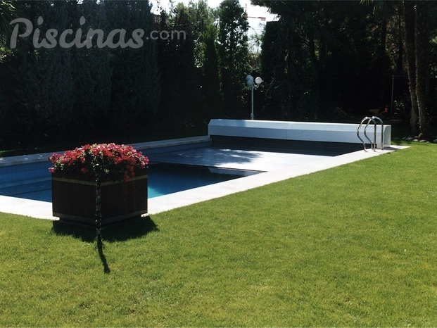 Piscina Exterior con persiana automatica