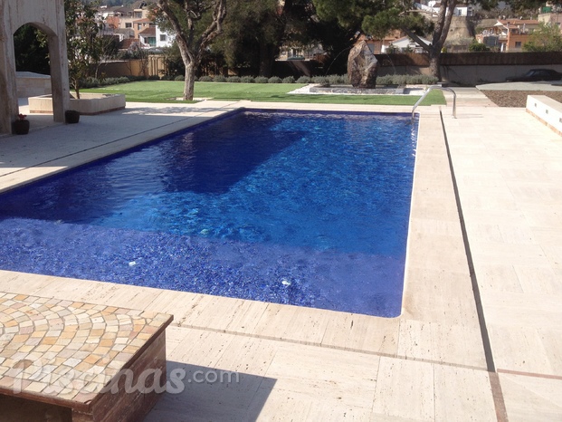 Piscina en Les Font, Terrassa